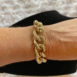 Victoria’s Secret Gold Links & Rhinestones Toggle Bracelet w/Angel Wing Charm